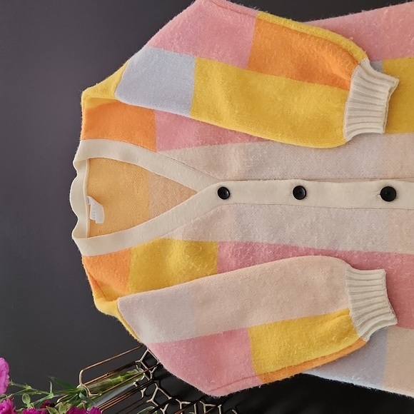 Long  Cardigan - Picture 10 of 16